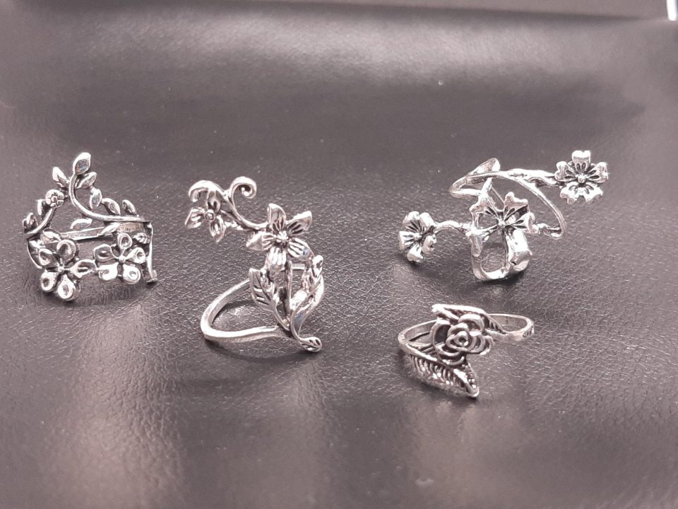 crawler flower ring