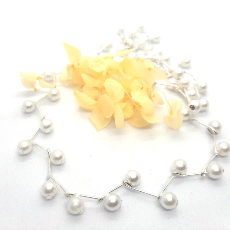 White Zig Zag Pearl Necklace