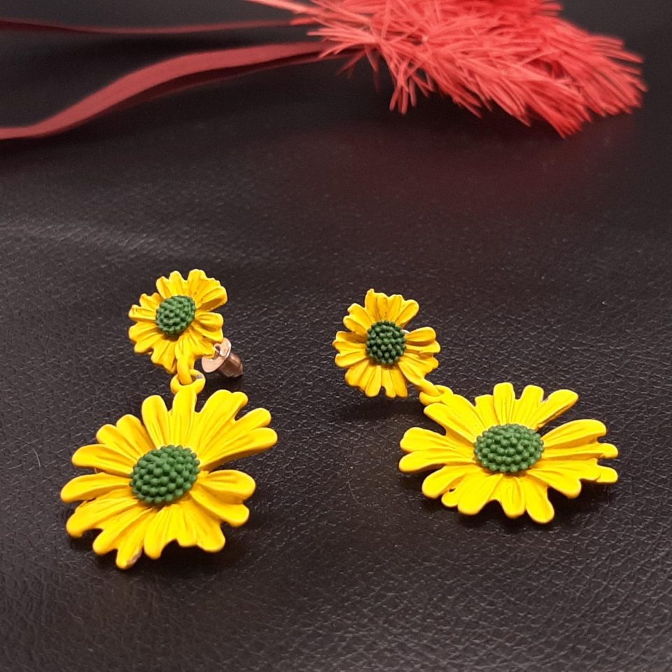 yellow floral daisy western dangler earrings