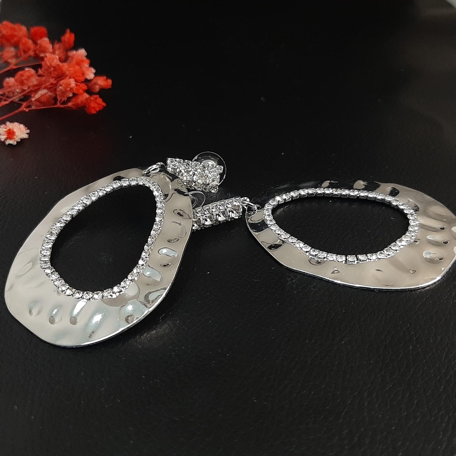 A Lovely Pair of Vintage 1950's Era “Carousel” Crown Trifari Earrings,  Silver Tone Mountings with Baguette Cut Rhinestones by Alfred Philippe –  Welcome to Tinacity AD